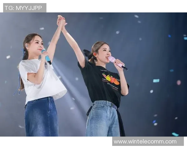 米林科维奇成功举办全球巡回演唱会，粉丝疯狂求签名