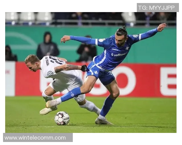 沙尔克04客场大胜洛林，保住欧战席位！