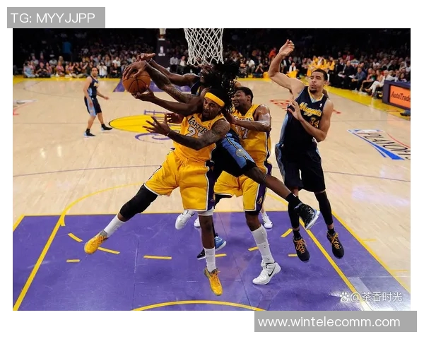 勇士队甩掉火箭队，西部半决赛领先