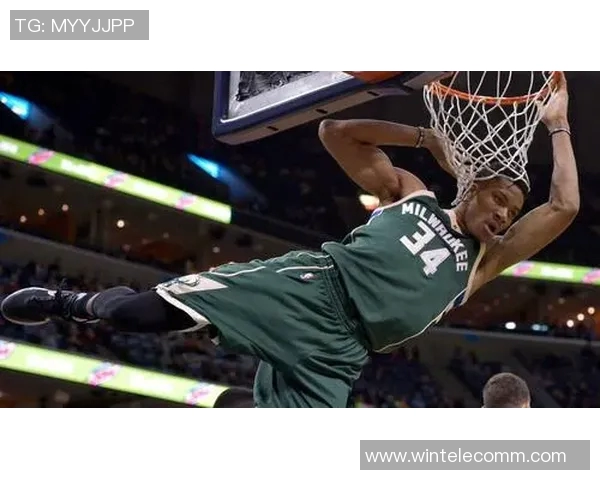 勇士与雷霆G6对决激战回顾球星表现与战术分析全景呈现