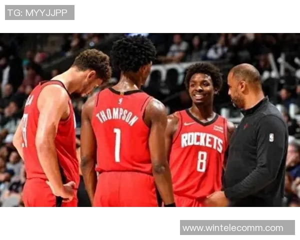 火箭队与上海大鲨鱼激战正酣比分胶着精彩瞬间回顾