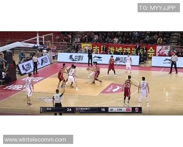 CBA精彩对决广州队迎战浙江稠州全力争胜展现篮球魅力